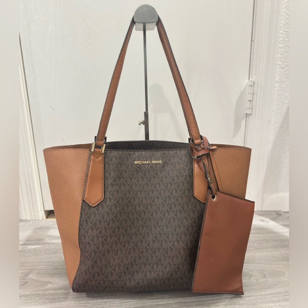 Michael Kors Elegant Brown and Tan Tote - Picture 2 of 11
